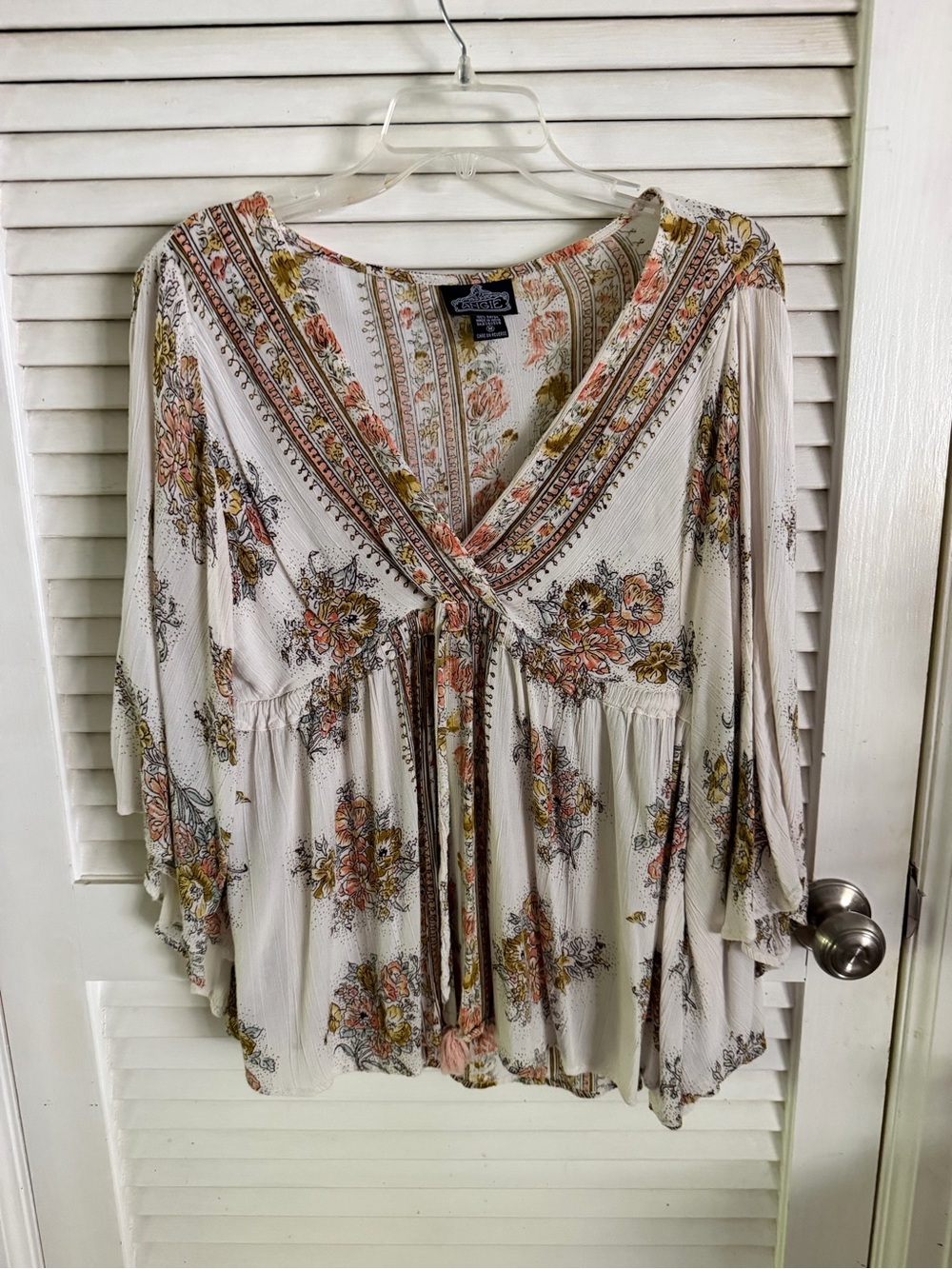 Angie Cream Floral Boho V-Neck Tunic with Medium EUC